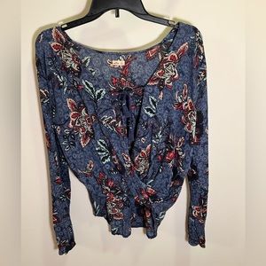 Hollister wrap top